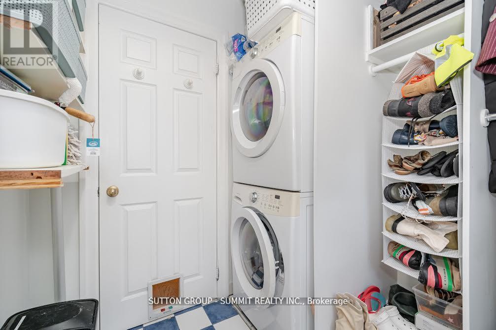 Photo 22 of 38 John Street S, Mississauga ON