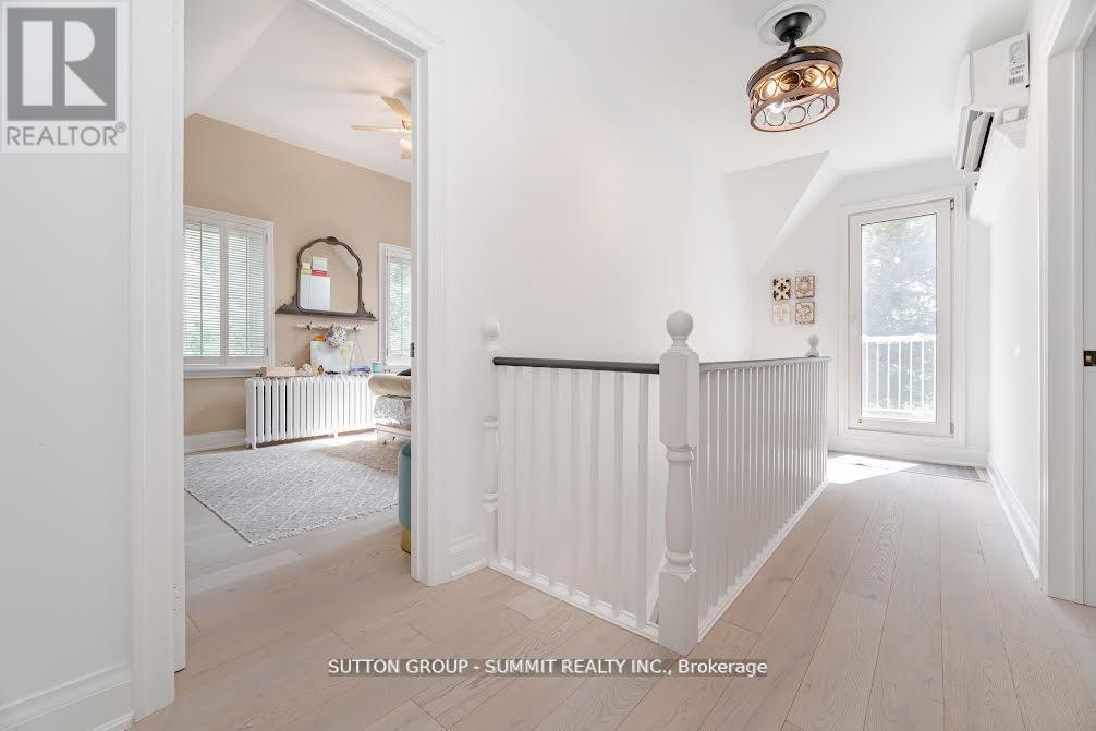 Photo 23 of 38 John Street S, Mississauga ON