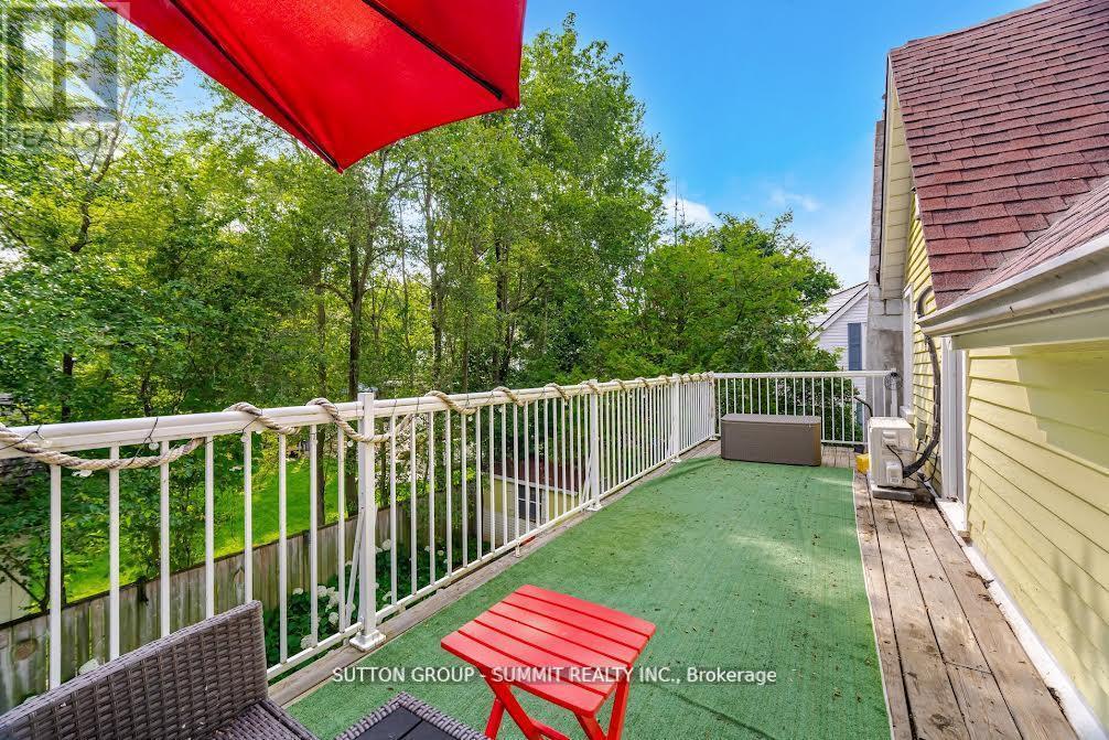 Photo 24 of 38 John Street S, Mississauga ON