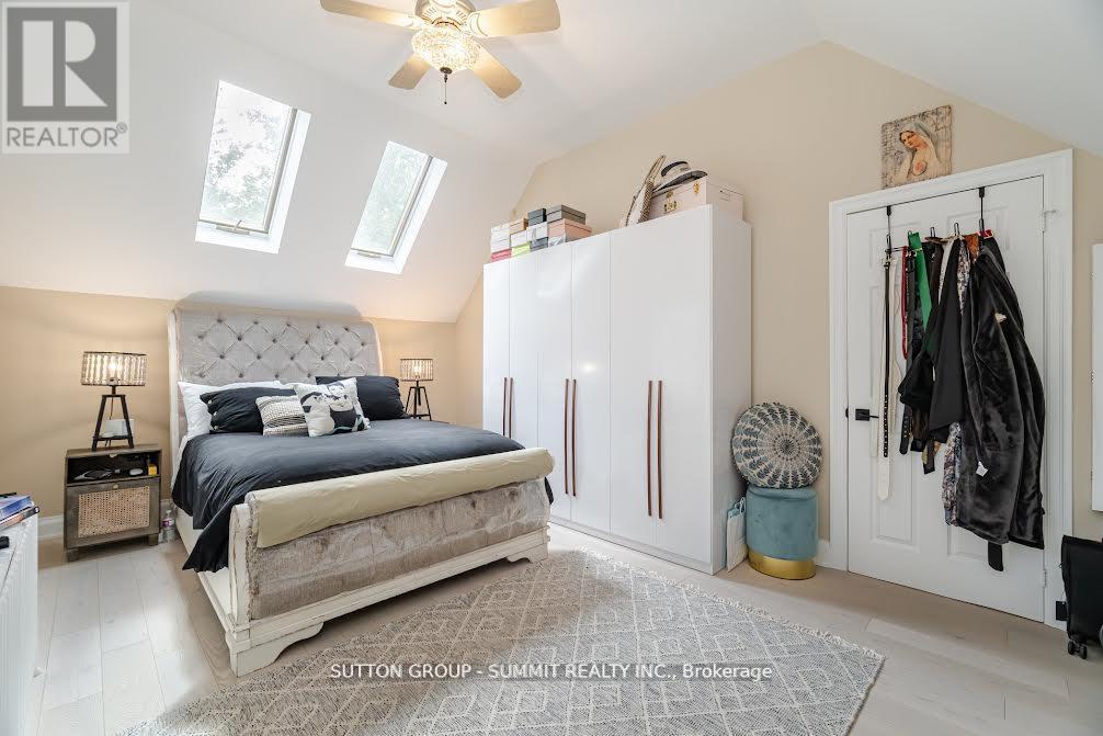 Photo 26 of 38 John Street S, Mississauga ON