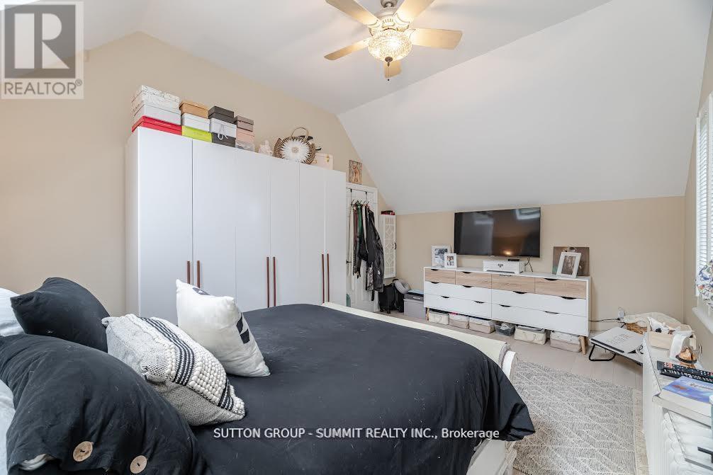 Photo 30 of 38 John Street S, Mississauga ON