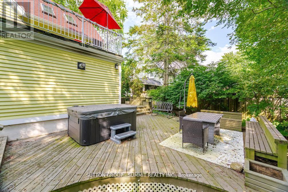 Photo 37 of 38 John Street S, Mississauga ON