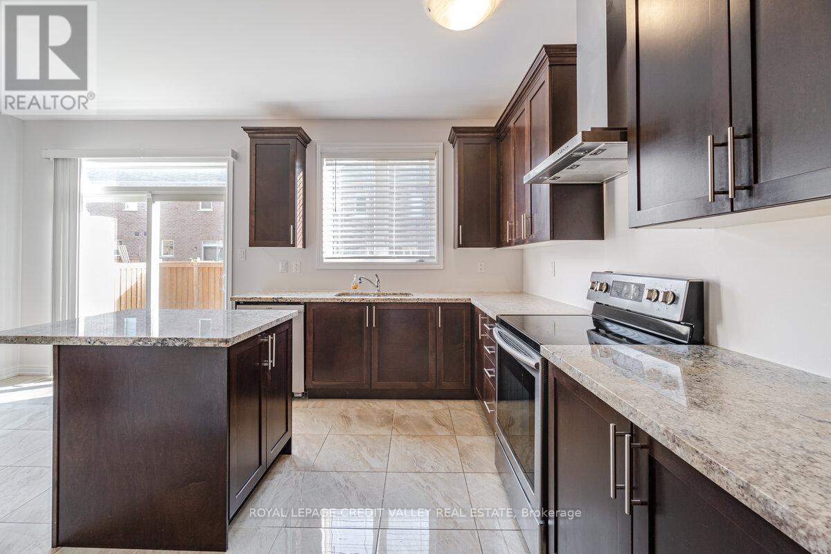 Photo 11 of 380 Robert Parkinson Drive, Brampton ON