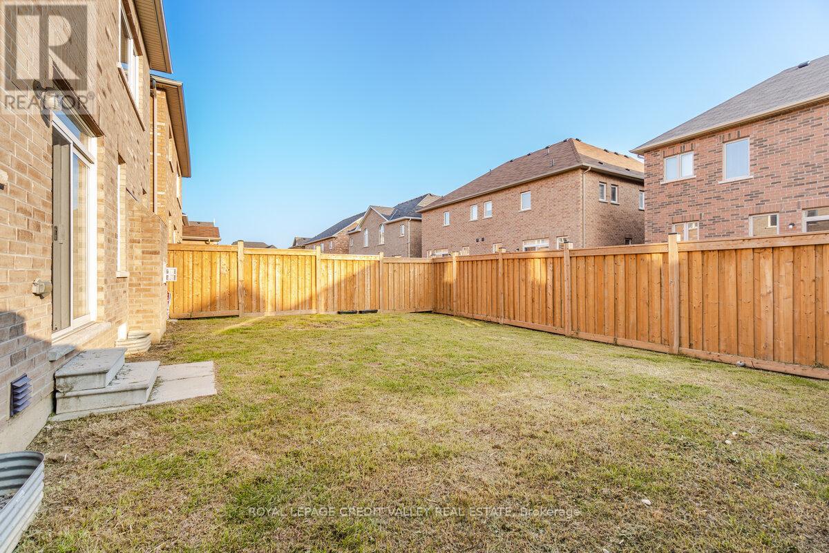 Photo 10 of 380 Robert Parkinson Drive, Brampton ON