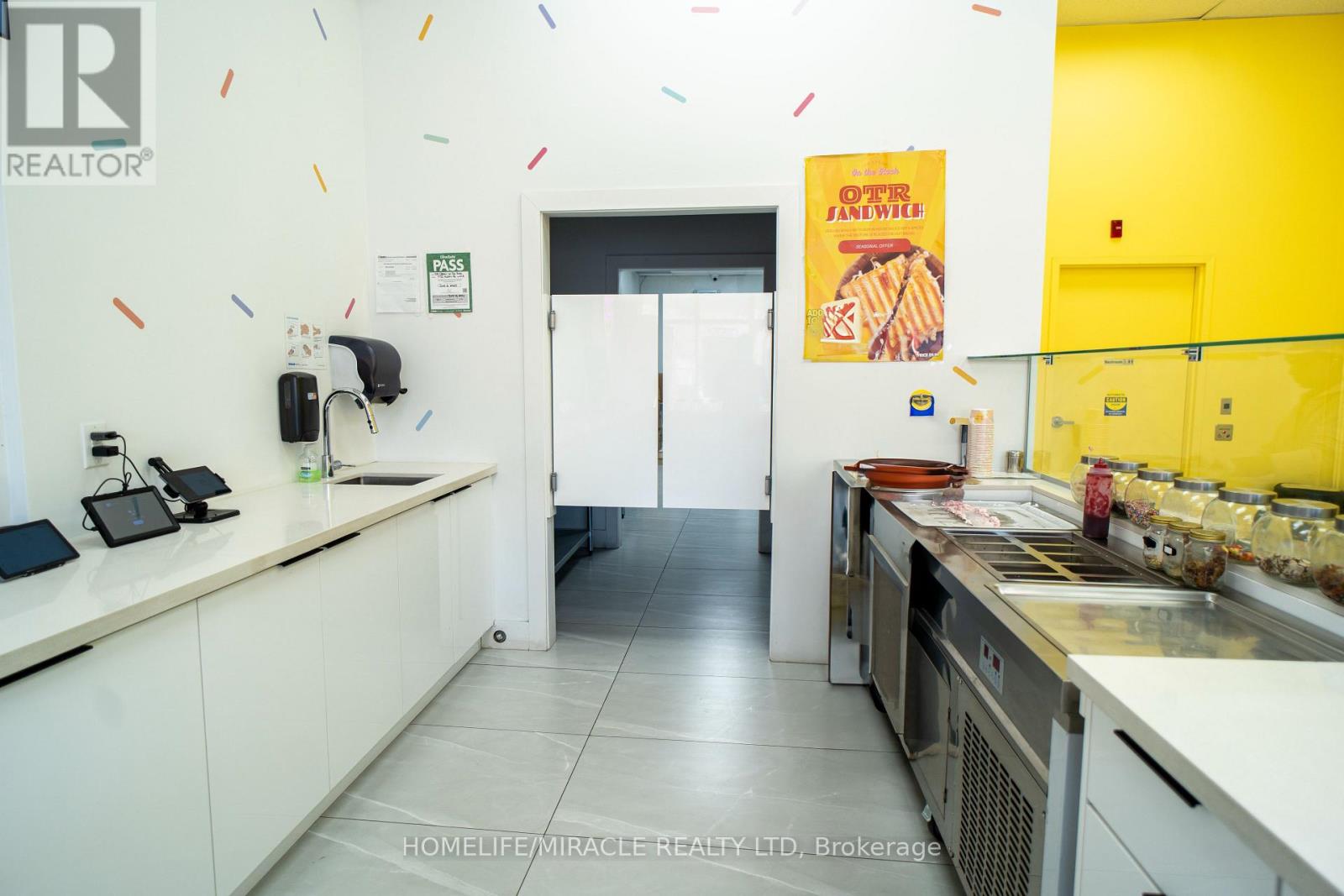 Photo 12 of 5 1753 Albion Road, Toronto ON