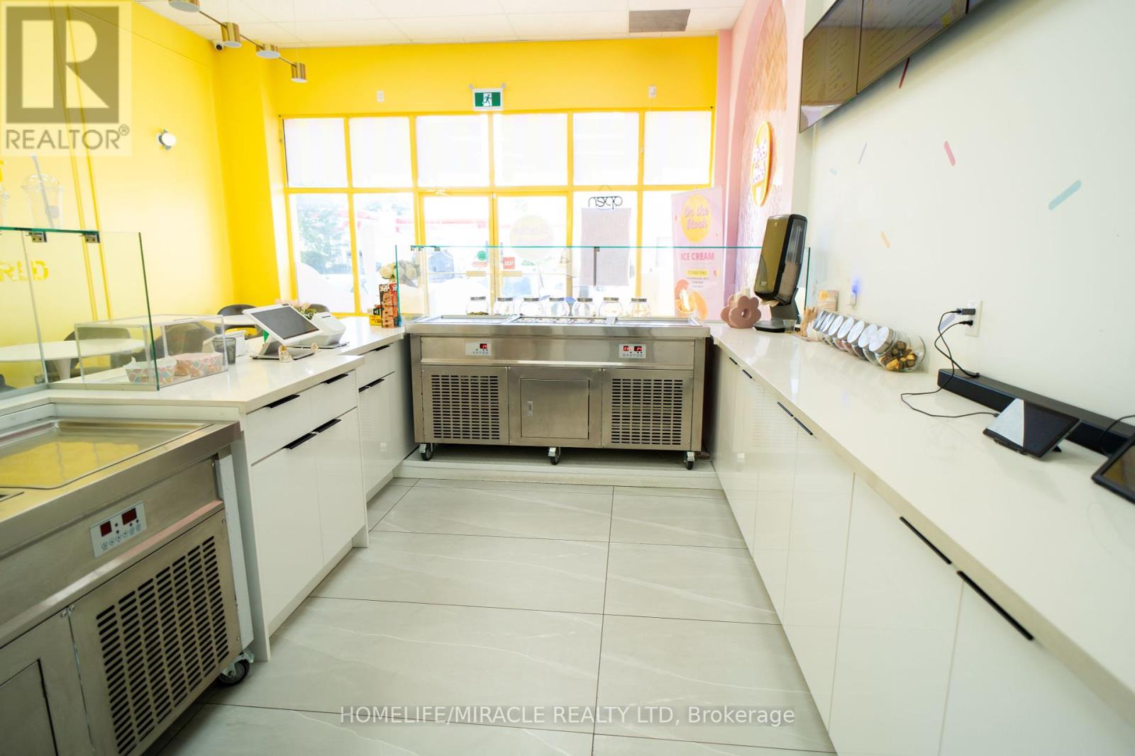 Photo 16 of 5 1753 Albion Road, Toronto ON