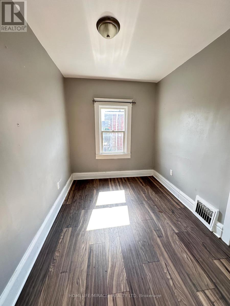 Photo 9 of Main 7 Josephine Street, St Catharines ON