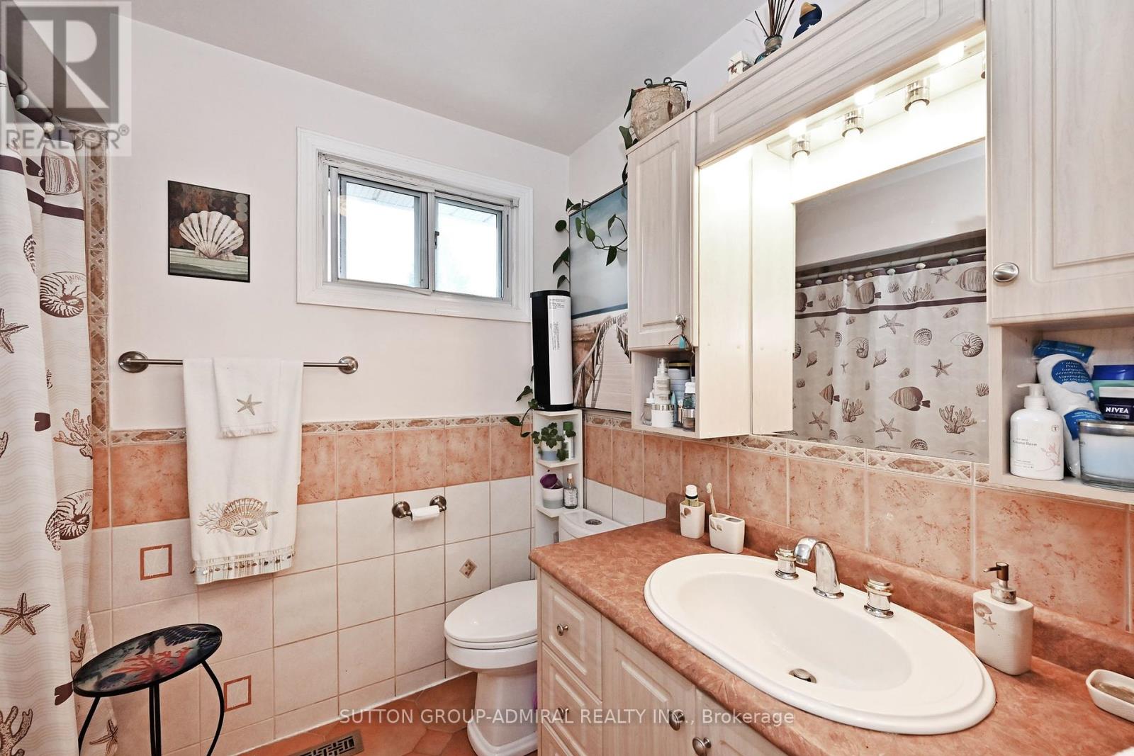Photo 24 of 47 Tobermory Drive, Toronto ON