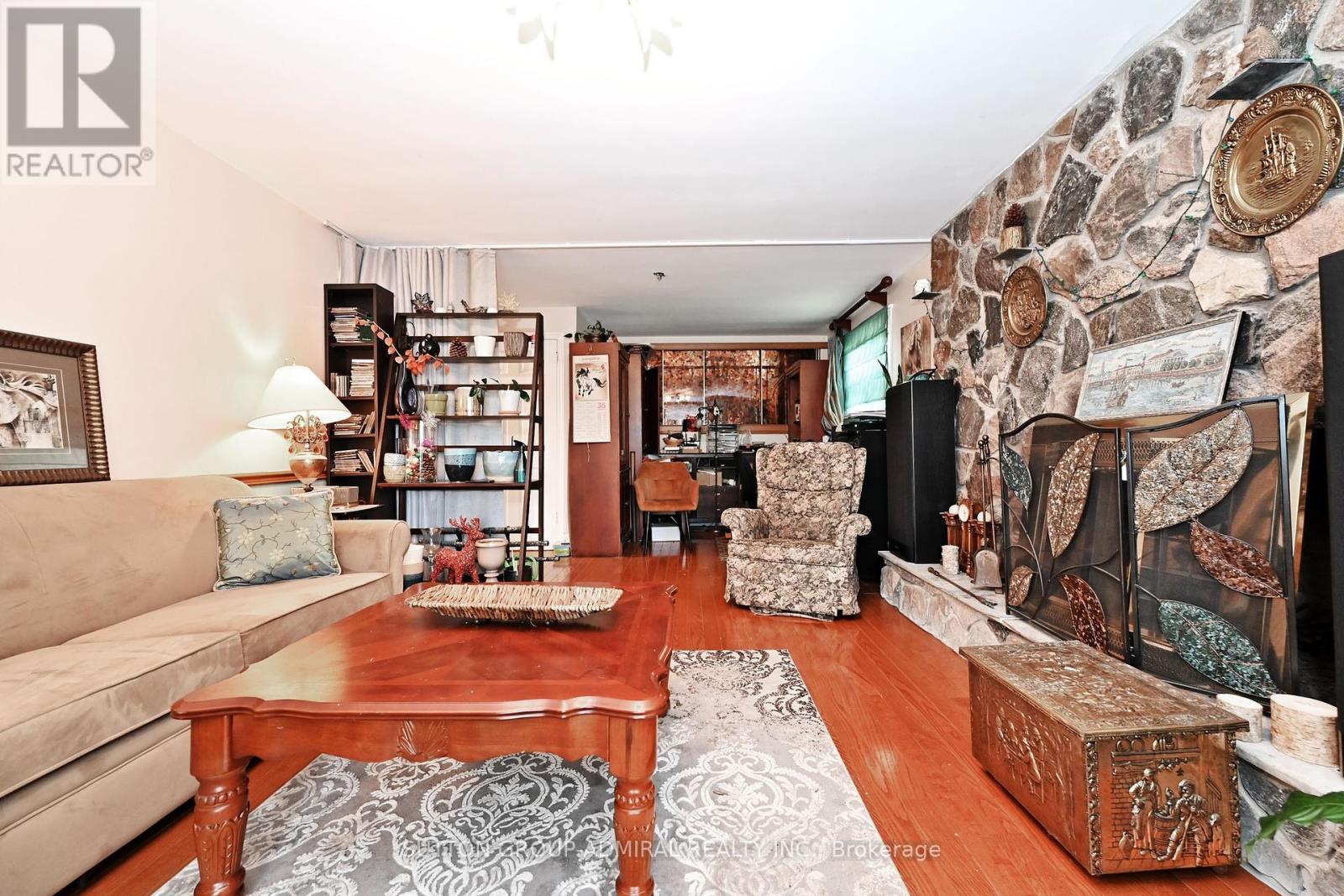 Photo 7 of 47 Tobermory Drive, Toronto ON