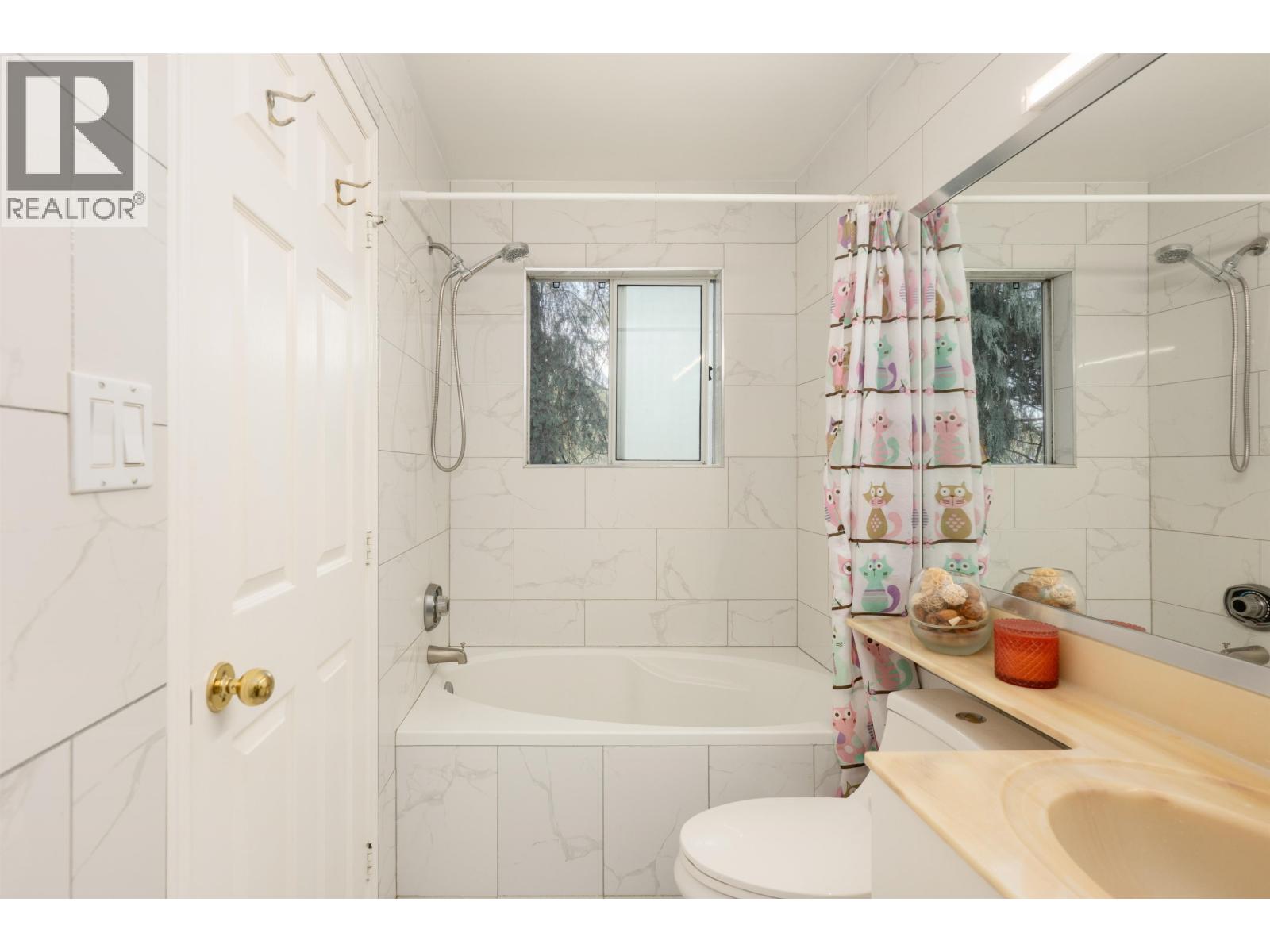 Photo 15 of 24 6700 Rumble Street, Burnaby BC