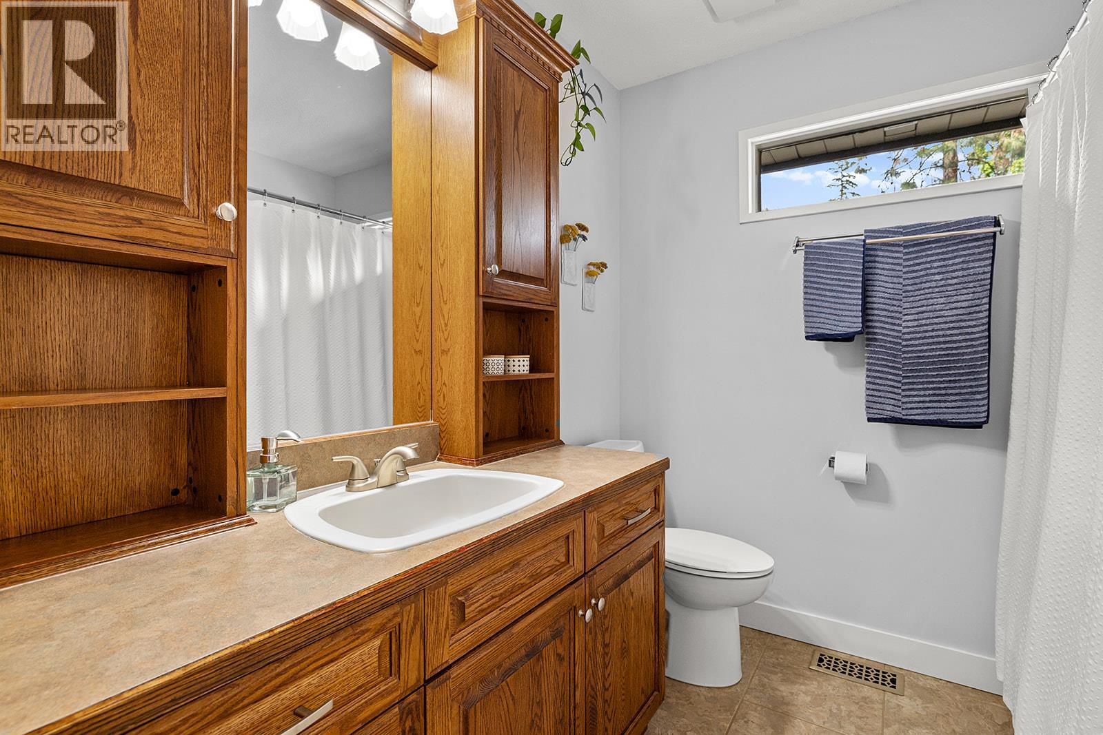  1741 Keloka Drive, West Kelowna