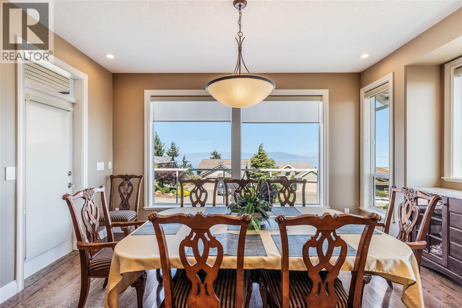 Photo 15 of 3708 Glen Oaks Dr, Nanaimo BC