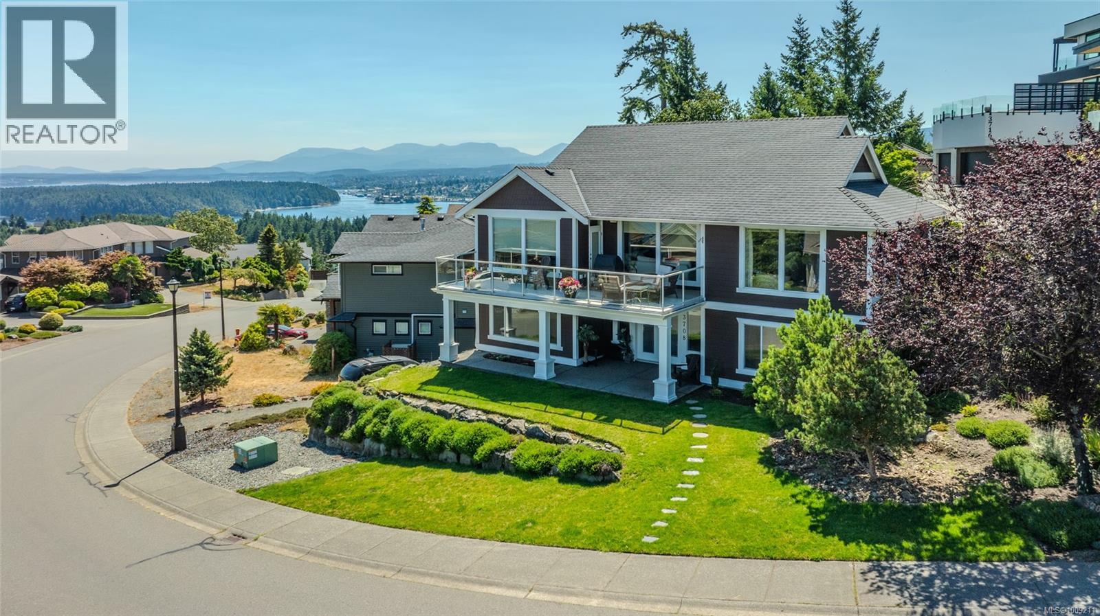 Photo 2 of 3708 Glen Oaks Dr, Nanaimo BC