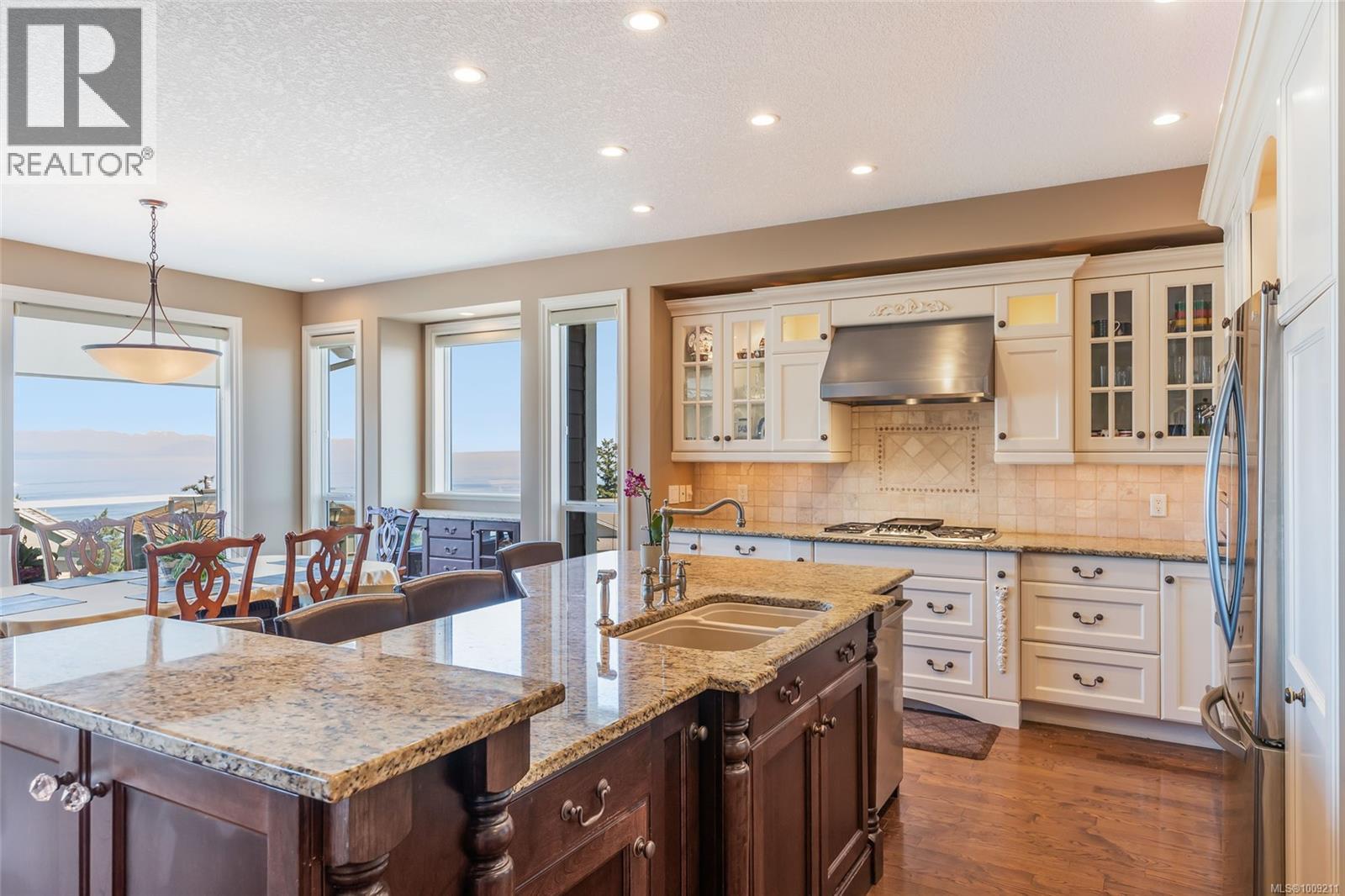 Photo 22 of 3708 Glen Oaks Dr, Nanaimo BC
