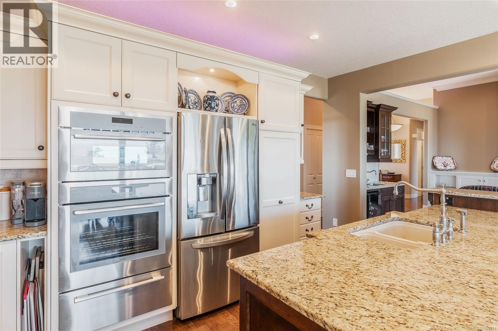 Photo 25 of 3708 Glen Oaks Dr, Nanaimo BC