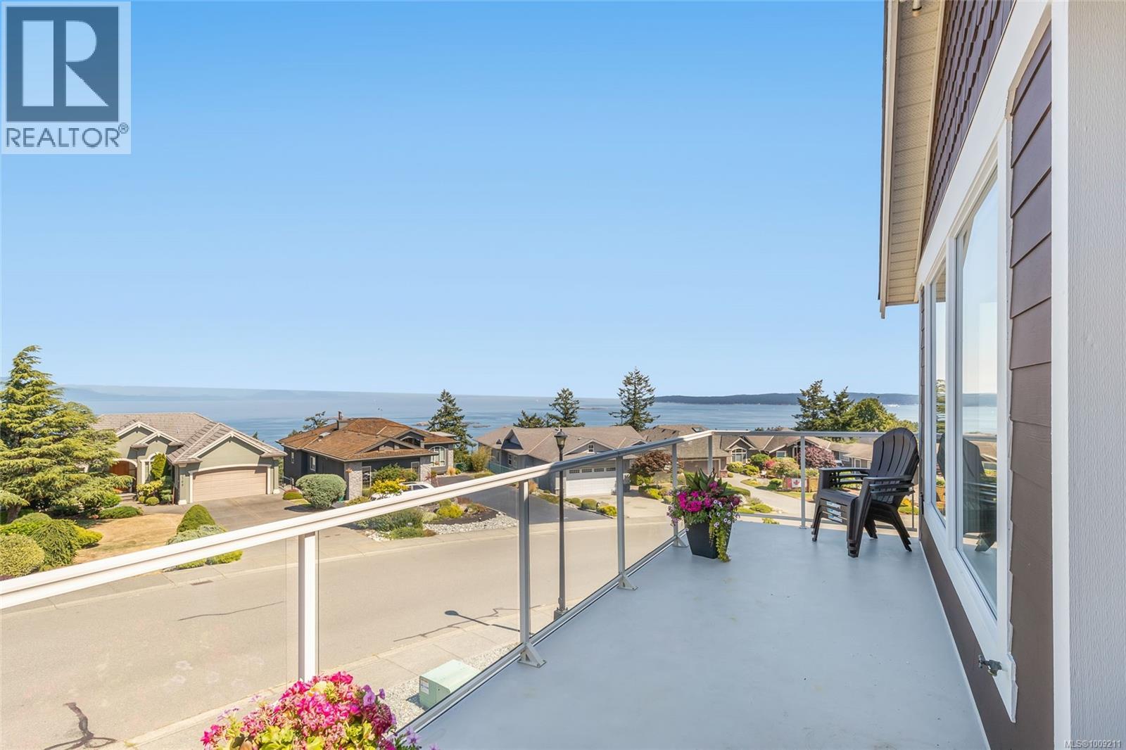 Photo 31 of 3708 Glen Oaks Dr, Nanaimo BC