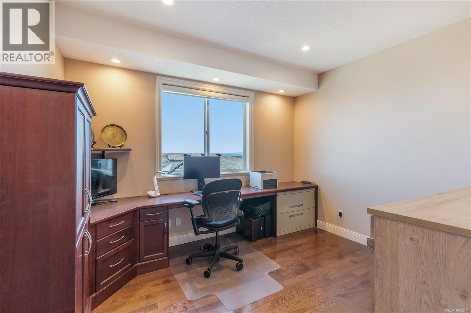 Photo 37 of 3708 Glen Oaks Dr, Nanaimo BC