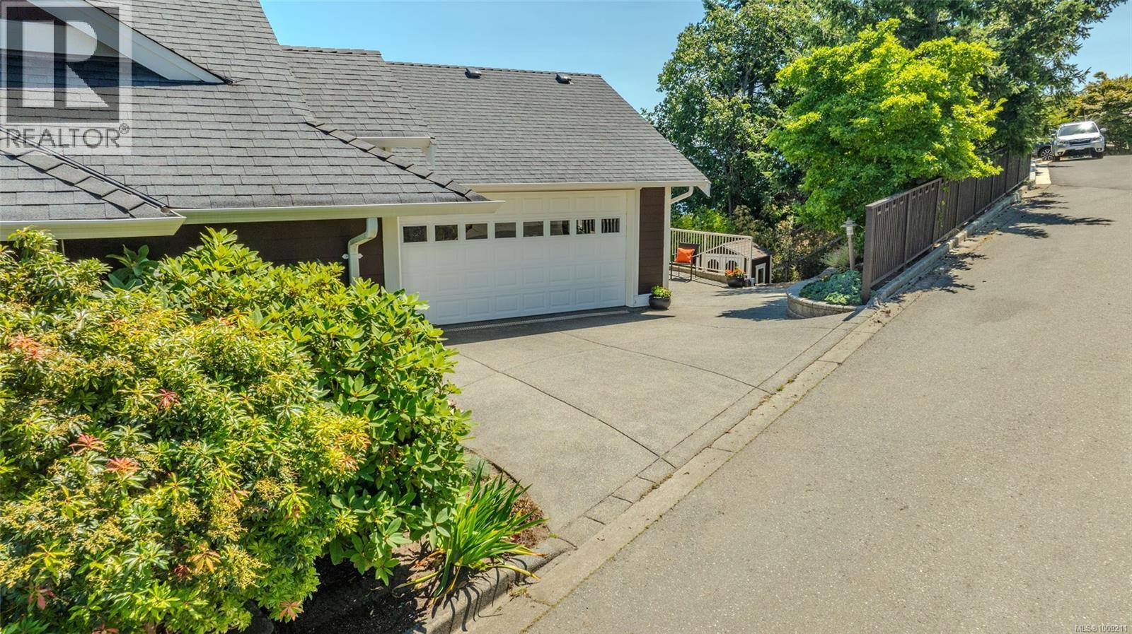 Photo 70 of 3708 Glen Oaks Dr, Nanaimo BC