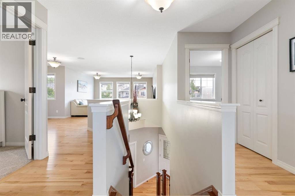 Single Family House for Sale in  Crestbrook Hill SW Crestmont Calgary 