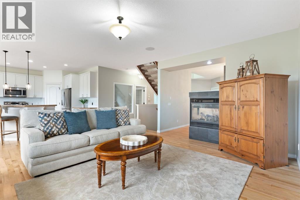 Single Family House for Sale in  Crestbrook Hill SW Crestmont Calgary 
