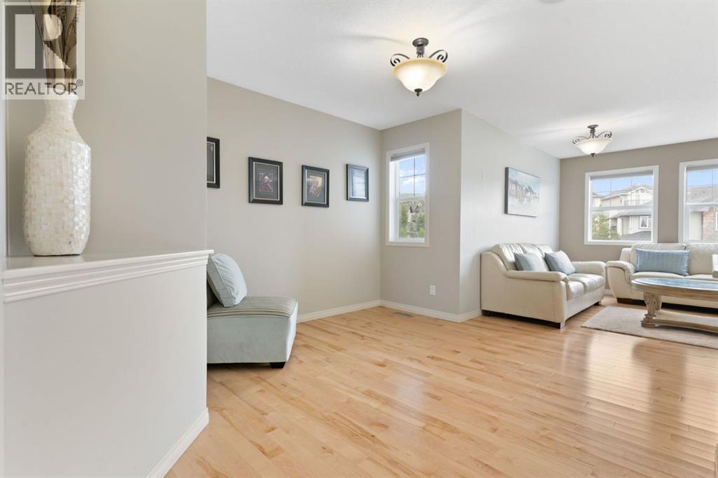 Single Family House for Sale in  Crestbrook Hill SW Crestmont Calgary 