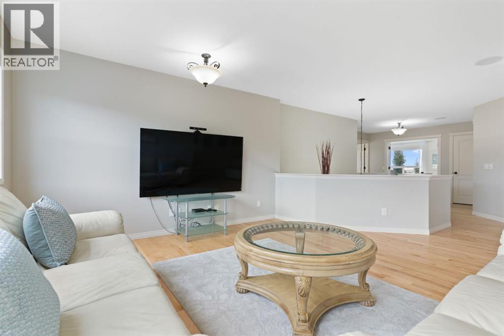 Single Family House for Sale in  Crestbrook Hill SW Crestmont Calgary 