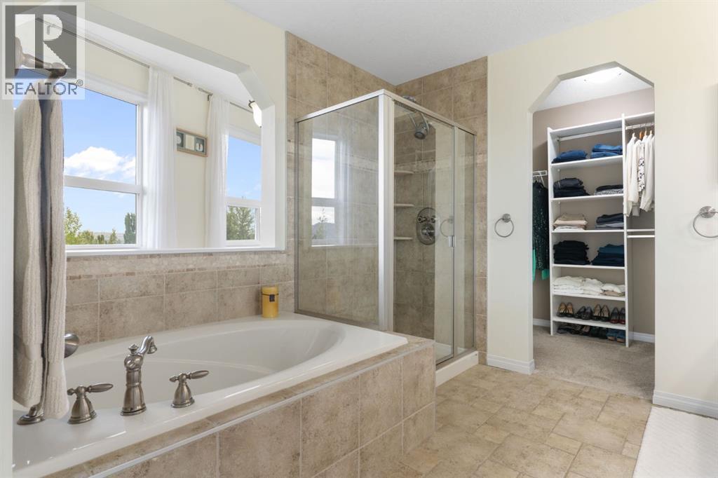 Single Family House for Sale in  Crestbrook Hill SW Crestmont Calgary 