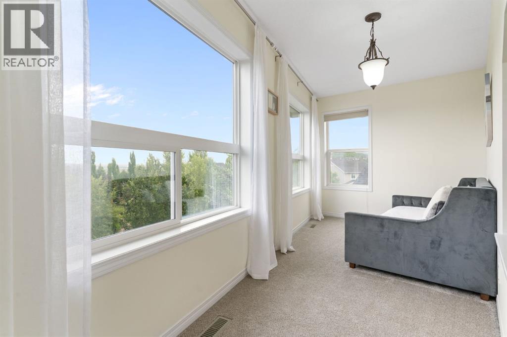 Single Family House for Sale in  Crestbrook Hill SW Crestmont Calgary 