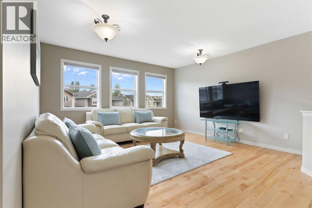 Single Family House for Sale in  Crestbrook Hill SW Crestmont Calgary 