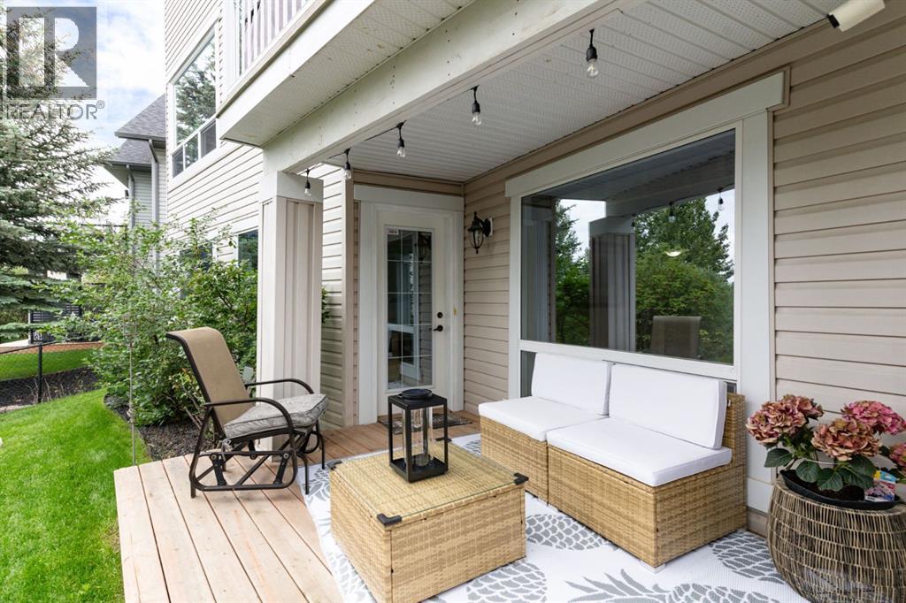 Single Family House for Sale in  Crestbrook Hill SW Crestmont Calgary 