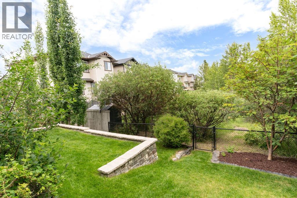 Single Family House for Sale in  Crestbrook Hill SW Crestmont Calgary 
