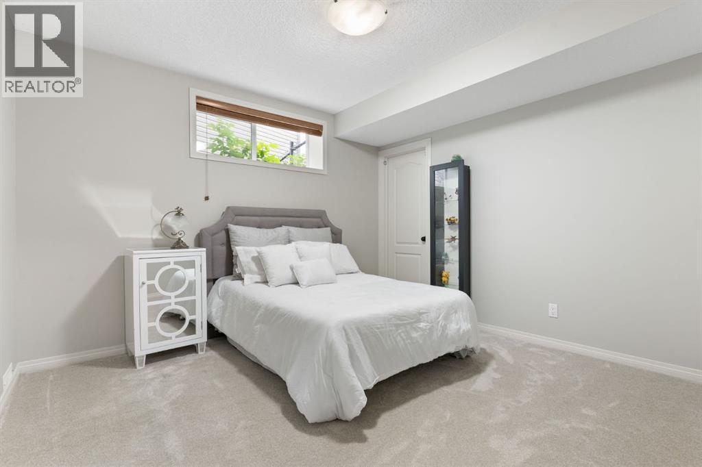 Single Family House for Sale in  Crestbrook Hill SW Crestmont Calgary 