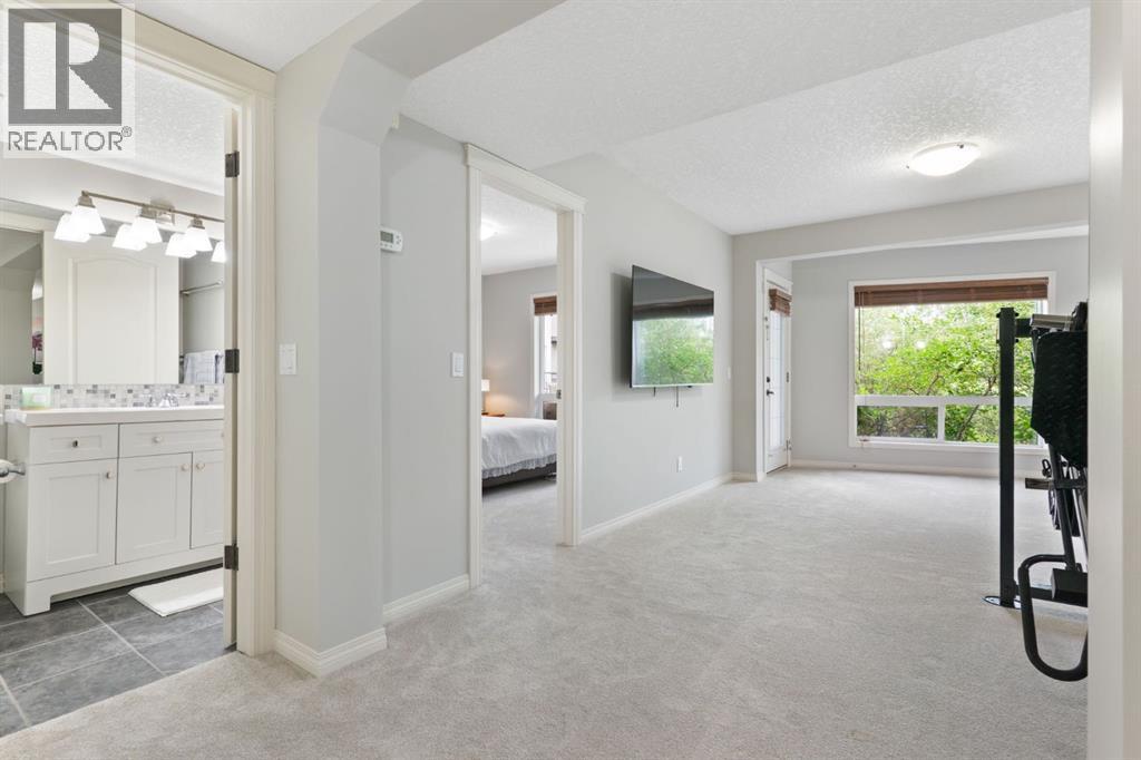Single Family House for Sale in  Crestbrook Hill SW Crestmont Calgary 