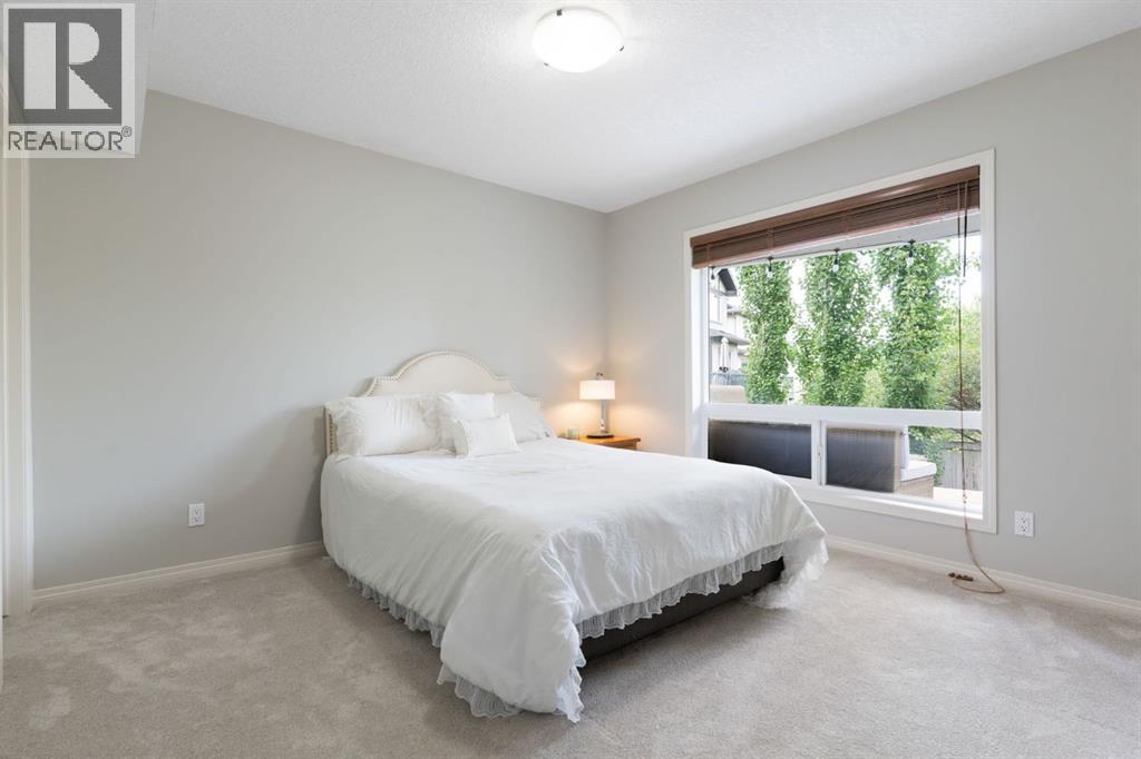 Single Family House for Sale in  Crestbrook Hill SW Crestmont Calgary 