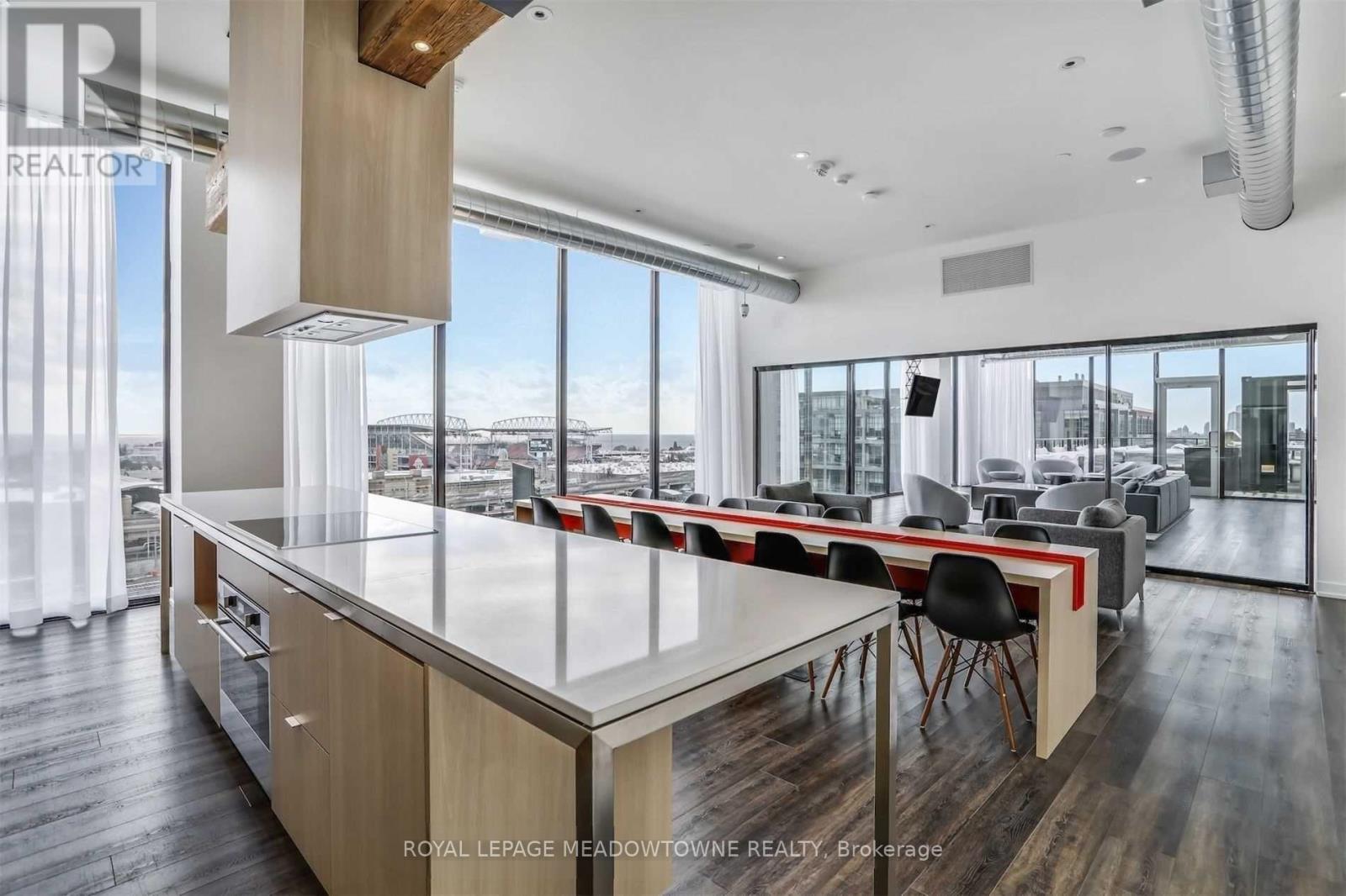 Photo 9 of 2310 135 East Liberty Street, Toronto ON