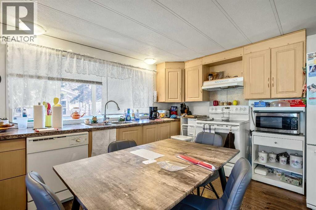 Single Family House Mobile Home for Sale in    Street NW Greenwood/Greenbriar Calgary 