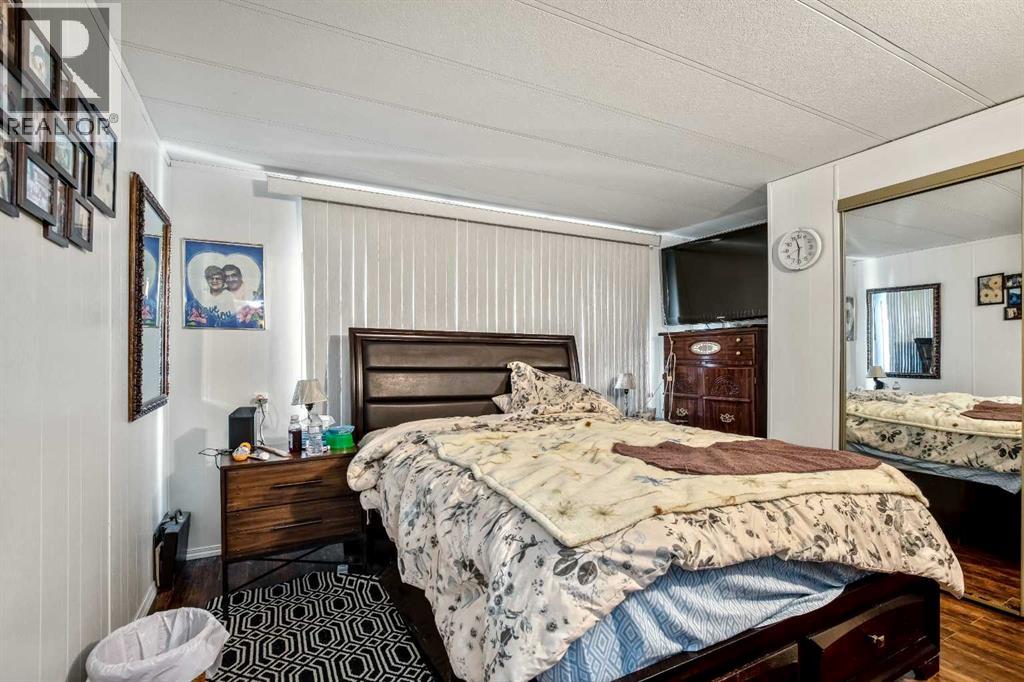Single Family House Mobile Home for Sale in    Street NW Greenwood/Greenbriar Calgary 
