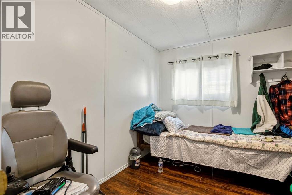 Single Family House Mobile Home for Sale in    Street NW Greenwood/Greenbriar Calgary 
