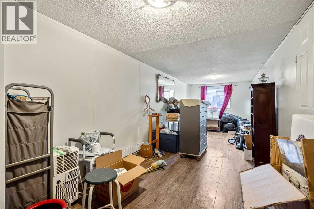 Single Family House Mobile Home for Sale in    Street NW Greenwood/Greenbriar Calgary 