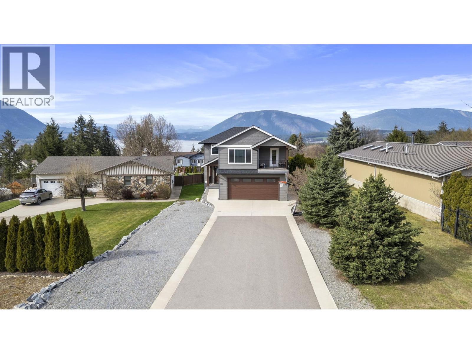  1351 15 Avenue Southeast, Salmon Arm