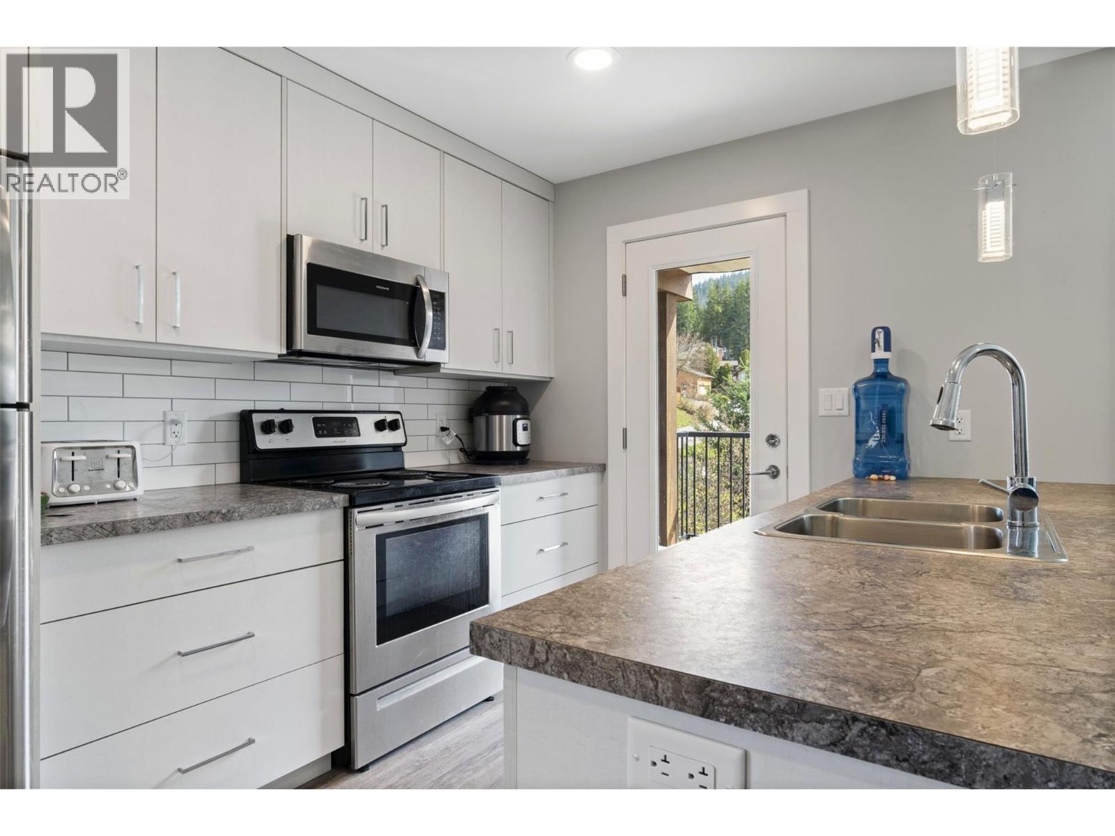  1351 15 Avenue Southeast, Salmon Arm