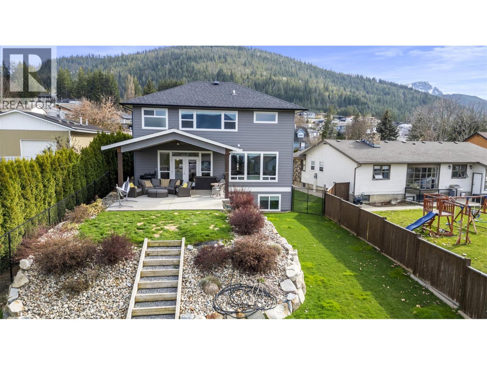  1351 15 Avenue Southeast, Salmon Arm