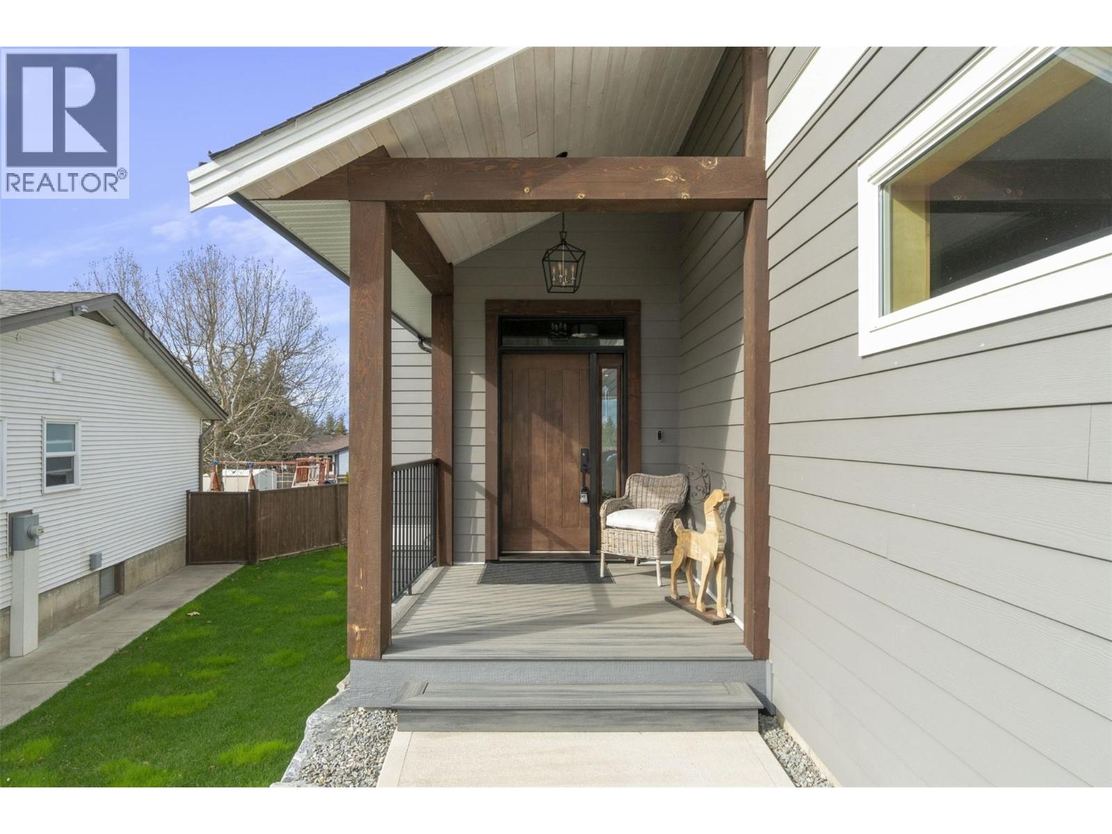 1351 15 Avenue Southeast, Salmon Arm