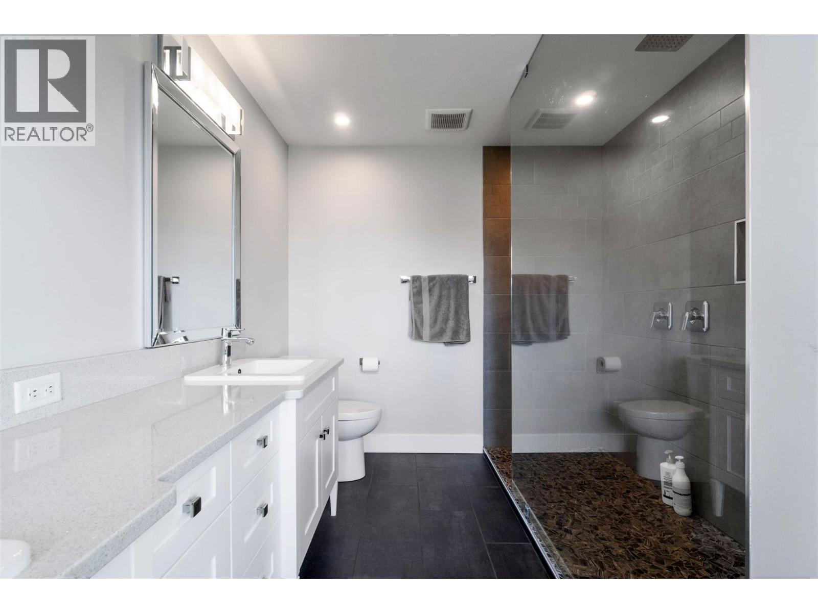  1351 15 Avenue Southeast, Salmon Arm