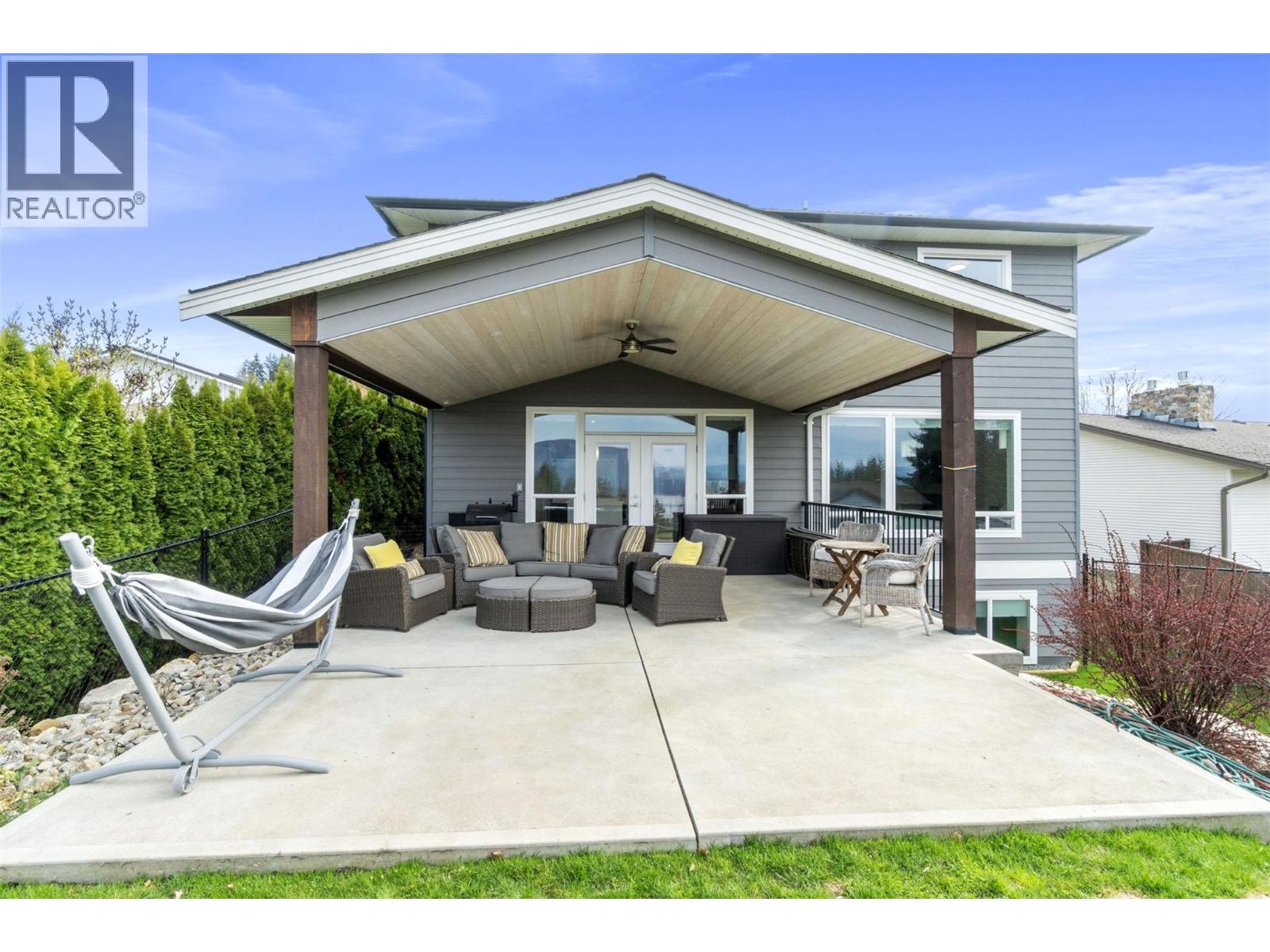  1351 15 Avenue Southeast, Salmon Arm