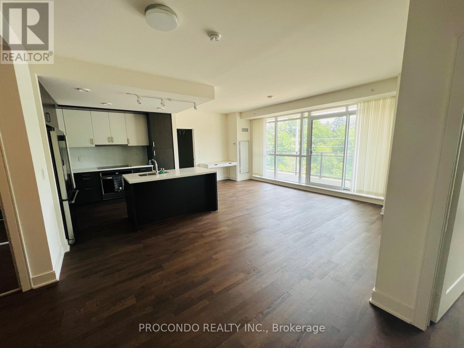Photo 2 of 350 1575 Lakeshore Road W, Mississauga ON