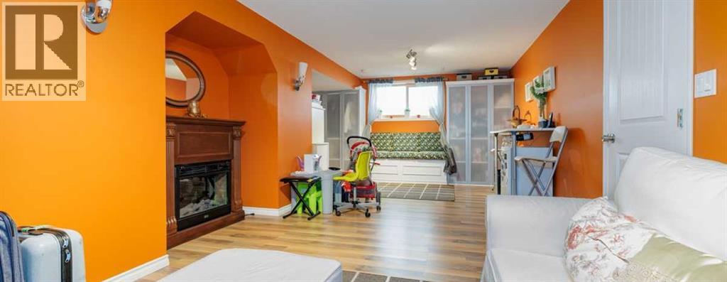 Single Family House for Sale in  Royal Oak Circle NW Royal Oak Calgary 