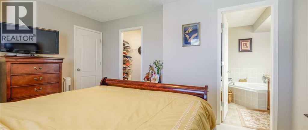 Single Family House for Sale in  Royal Oak Circle NW Royal Oak Calgary 