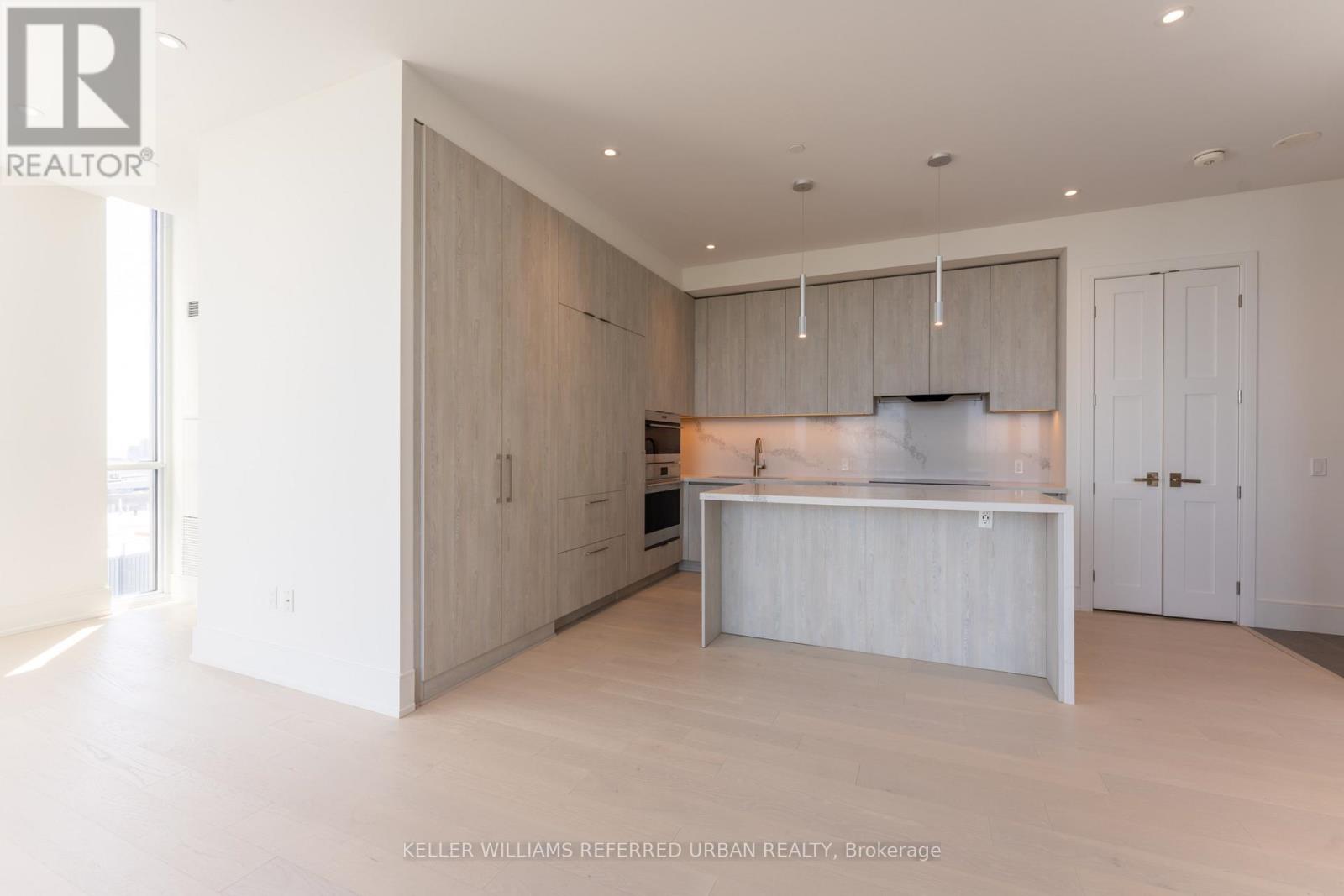 Photo 8 of Ph 06 1 Yorkville Avenue, Toronto ON