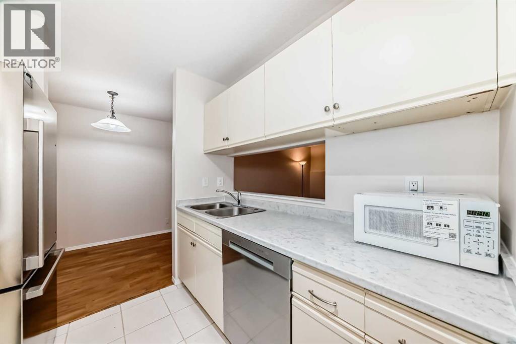 Single Family House for Sale in    Avenue SW Windsor Park Calgary 